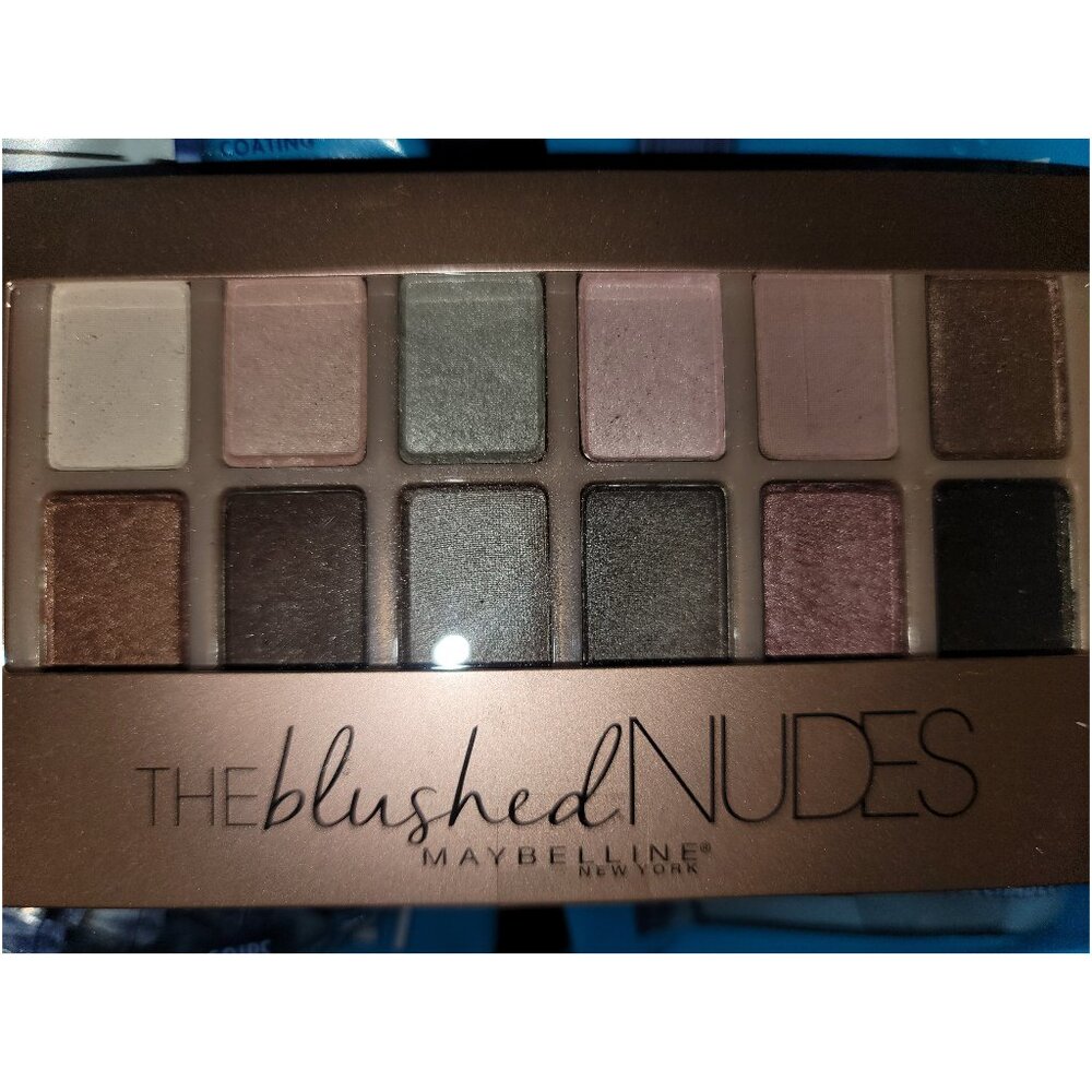 Maybelline blushed nudes eyeshadow palette